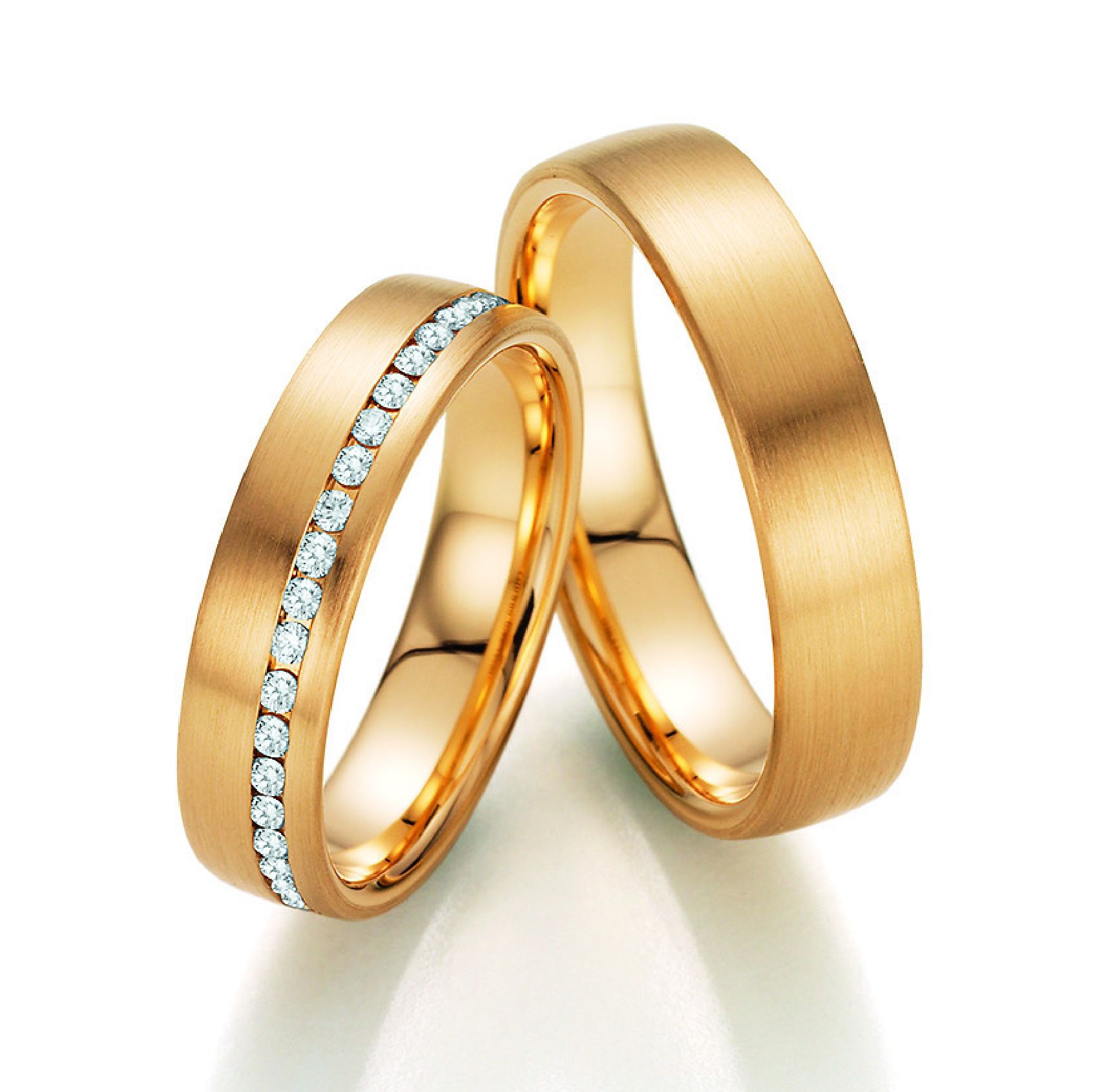 Goldene Trauringe und Diamantschmuck Fischer Trauringe – Nahaufnahme